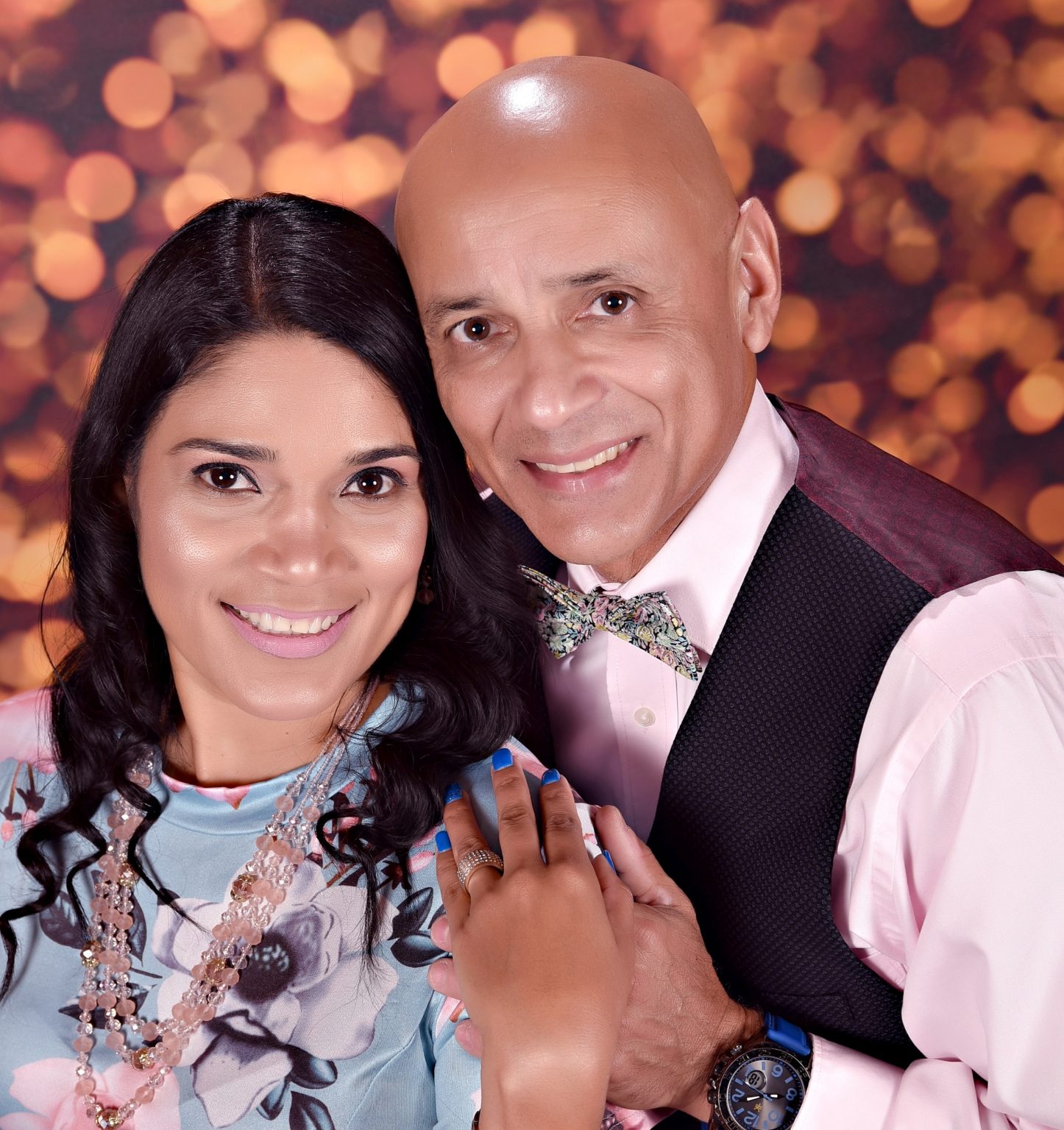 Pastores Fundadores - Francisco & Karla Ruiz