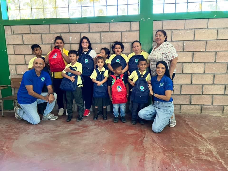 UNIDOS POR AMOR 2023