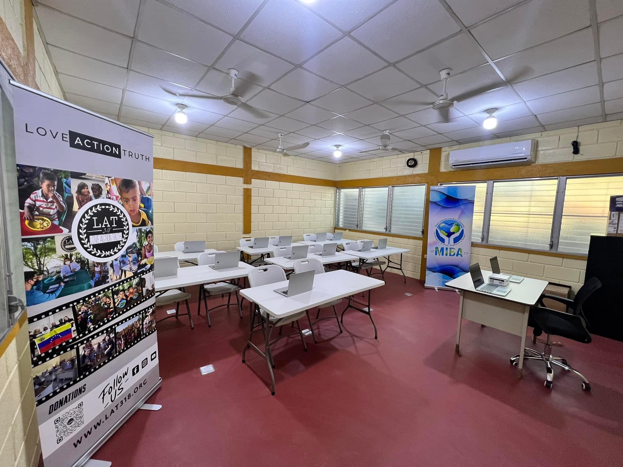 Salón de informática 2023